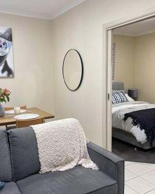 Morgan Place - Central Melbourne CBD Apartment on Flinders Lane Late Check-Out, Complimentary Welcome Hamper