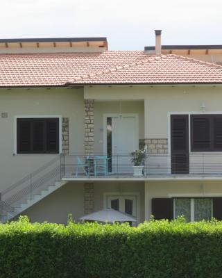 Casa Vacanze “Bouganville” loc Avane Pisa