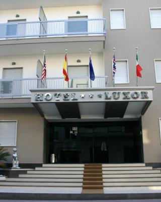 卢克索酒店