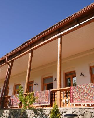 Toon Armeni Guest House