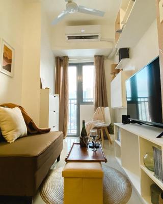 Fame Residences Tower-1 Unit 3207 in Mandaluyong 1 Br w Balcony City view