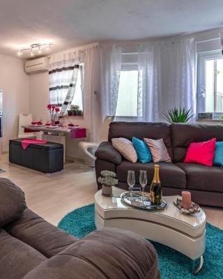 Cozy Apartment In Liznjan With Wifi
