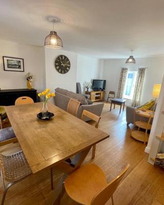 The Knots-Spacious 3 bedroom apartment in Bridport