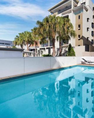 Merivale stay in South Brisbane two beds two baths one parking