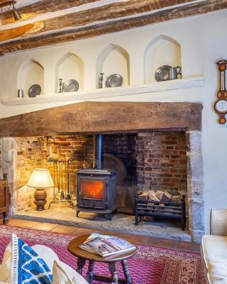 Extraordinary 15th Century timber framed cottage in famous Medieval village - The Tryst