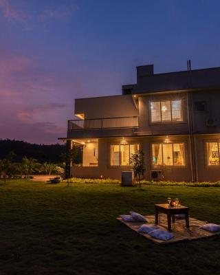 SaffronStays Midori, Kolad - private pool villa near river rafting camp