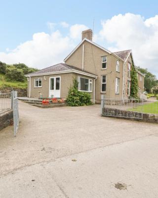 Dinas Farmhouse Annex