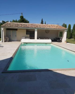 Studio au calme avec piscine et toutes les commodités nécessaires