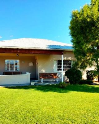 Sunnyside Farm Cottage, Oudtshoorn, South Africa