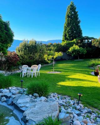 Spacious and quiet garden view room