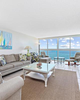 Beach-front Condo w Panoramic Gulf Views and Outdoor Pool