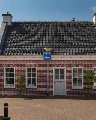 Karakteristiek huis in centrum Winsum met nieuwe badkamer