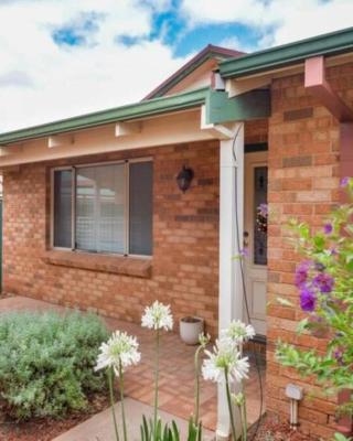 Adorable-secure 3 bedroom holiday home with Pool around the corner from The Miners Rest.