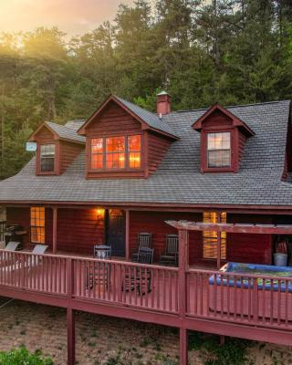 Private Mountain Cabin, hot tub escape in the Smokies, with THE view