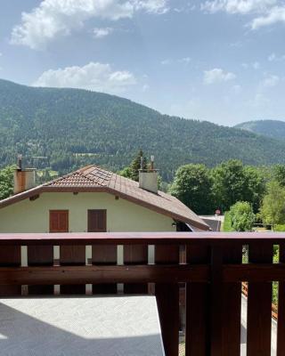 Appartamento con Terrazzo Panoramico vicino al Centro di Folgaria