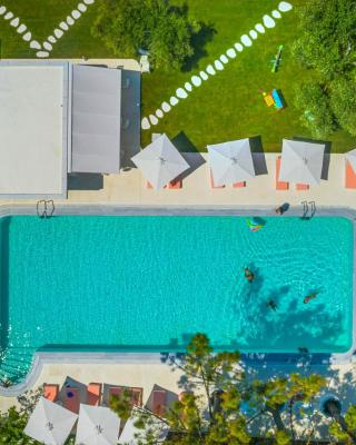 Cocoοns Suites & Villas Fourka