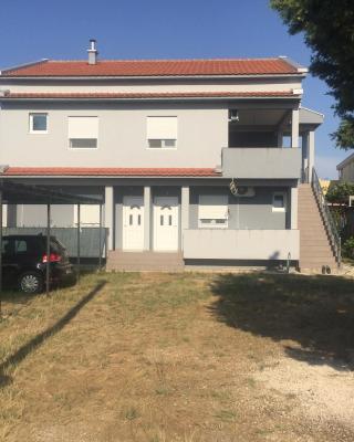 Apartments 4 u
