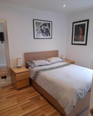 Lovely Home with full en-suite double bed rooms