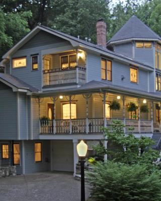 Arsenic and Old Lace Bed & Breakfast Inn