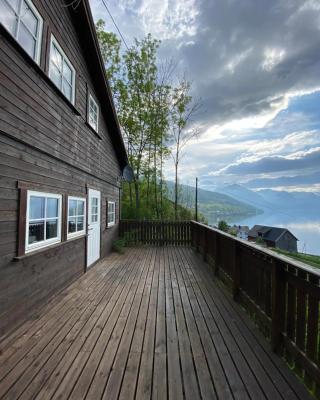 Stryn - Faleide -hytte med fjord og fjell utsikt