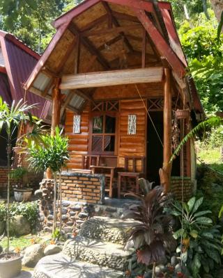 Lucky Bamboo' Bungalows-Resto and OrangUtan Jungle Trekking Tours