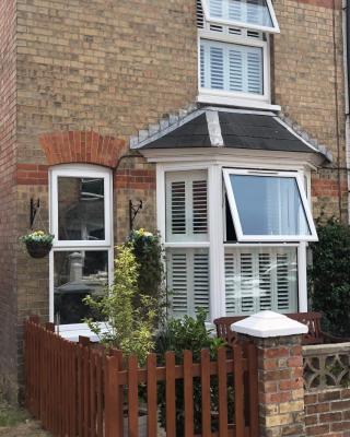 Homely Victorian Terraced Town House with Parking.