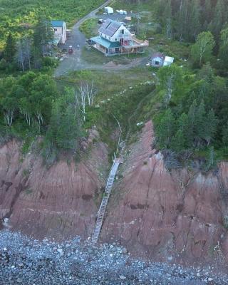 North Shore Retreat - OFF-GRID - OCEANfront