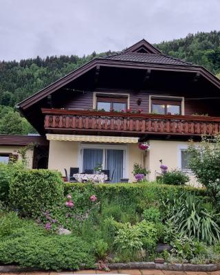 Haus Flora - Ferienwohnung Bodensdorf