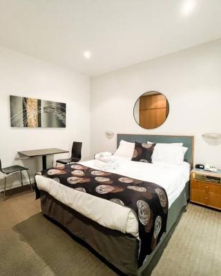 Studio 427/247 gouger st ex hotel room in city