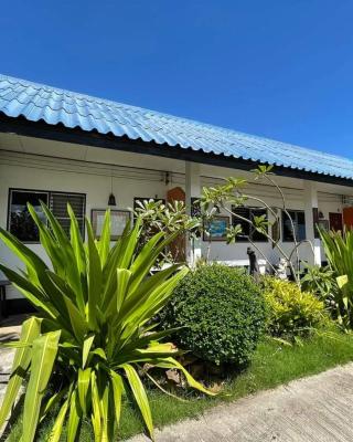 sunny Tayai hostel pai