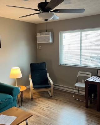 Carter #4 Two bedroom unit near Xavier Downtown