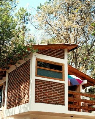 Cabaña para pareja en el bosque IA