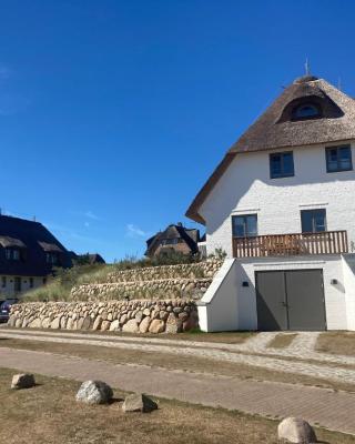 Rantum Dorf - Ferienappartments im Reetdachhaus 3 & 4