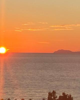 A La Puesta Del Sol