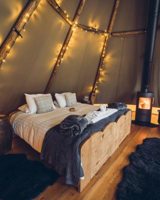 Scaldersitch Farm Boutique Camping Tipi with private wood fired hot tub