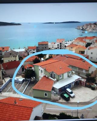 -Villa Šjor -Primošten-Apartmani- has 2 large apartments and 2 smaller ones -Primošten Lokvice 6