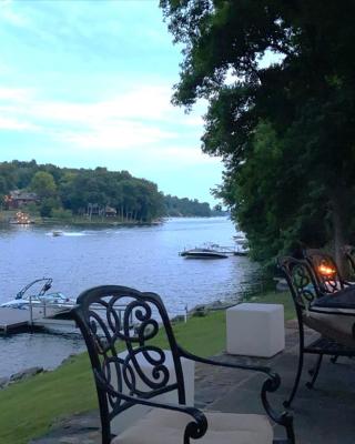 Candlewood Lake - Cozy private room by the lake