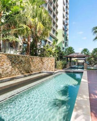 Lovely 2 Bedroom unit Pool,Gym workspace & more