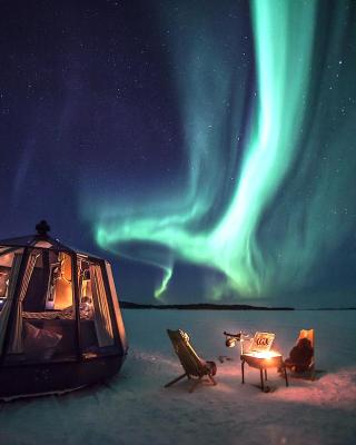 Aurora Hut Igloo by Invisible Forest Lodge