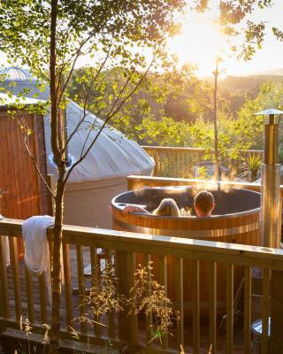 Yurtshire Eavestone Lake - Birch Yurt