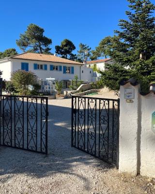 Chambre indépendante dans une villa