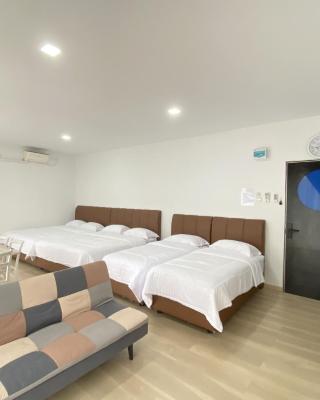 CN Homestay A3 Floor 1 at Nagoya Hill Mall