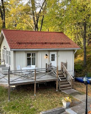 Cozy cabin, neighbour to lake & national park