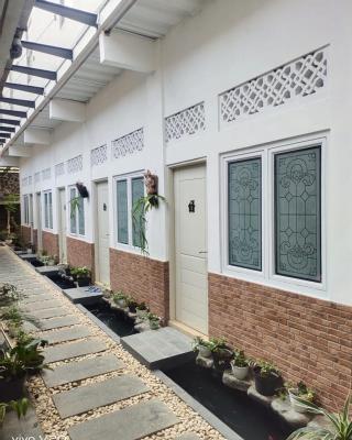 Bu Sepuh GuestHouse