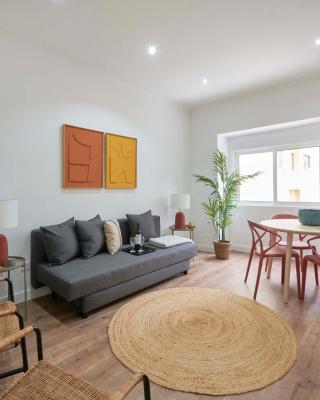 Spacious & Light-Filled 4BR Apartment By TimeColer