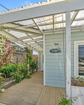 Te Kawa Cottage - Martinborough Holiday Home