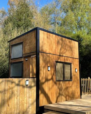 Tiny House in the Bush - a minute from town centre