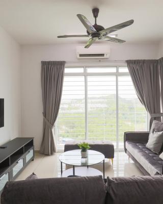 Cozy 3-bedroom condo with Pool - Seri Kembangan