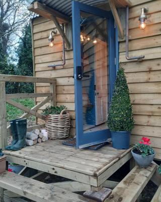 Cosy Double Shepherds Hut In Beautiful Wicklow With Underfloor Heating Throughout