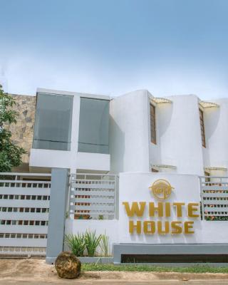 White House Hotel Mirissa